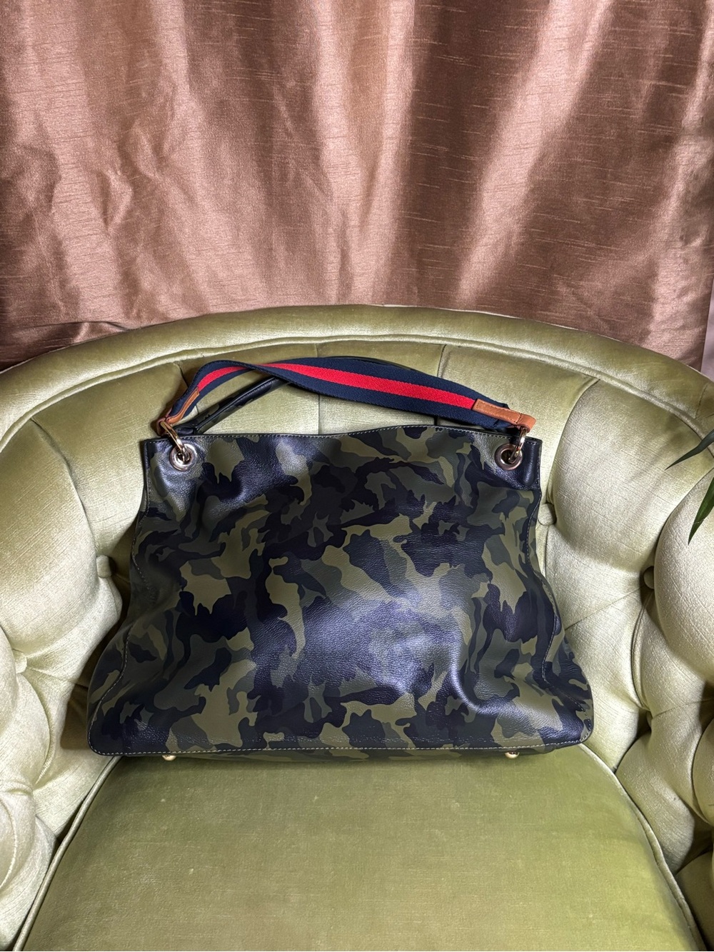 Mark and Graham Slouch Handbag Bag Purse Green /Brown Camouflage - Picture 3 of 14